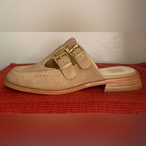 NWT..DOLCE VITA .. Women's Tan Slip-On Loafer mules